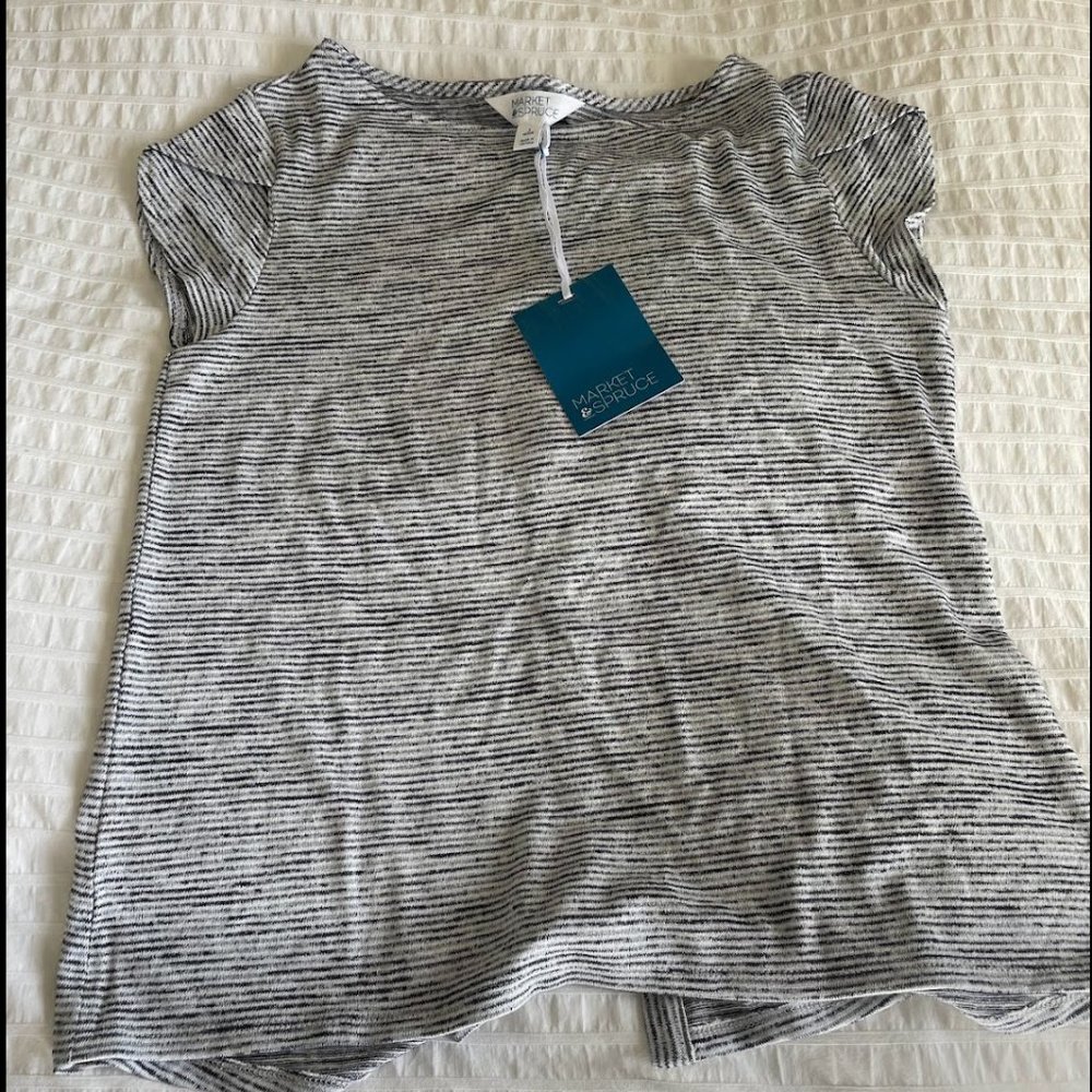 Market & Spruce Bravyan Button Back Detail Top
